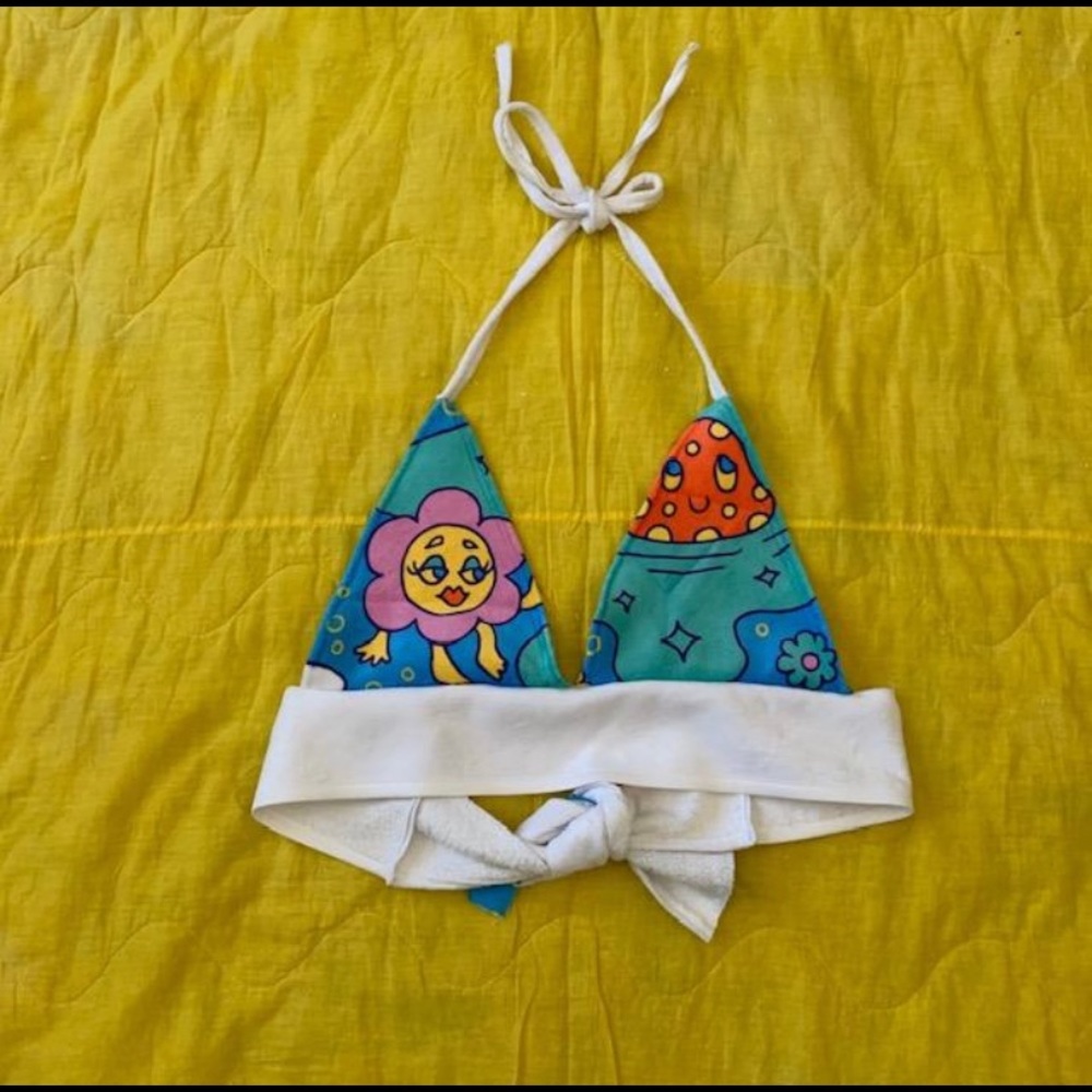 Groovy Triangle Top